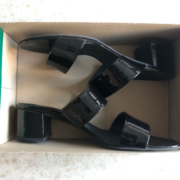 Paul Green Patent Leather Slides - Picture 3 of 8